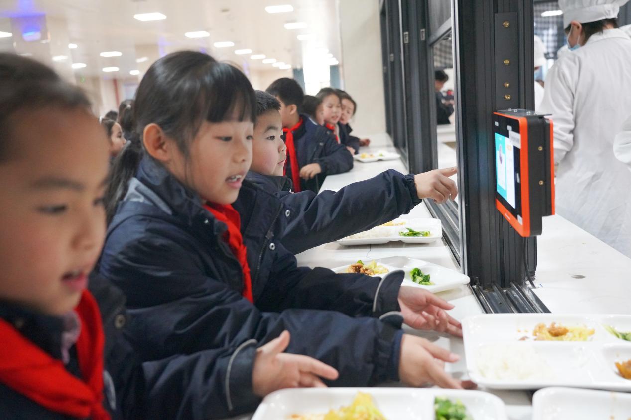 交流探讨 互学互鉴 | 兄弟学校莅临我校参观交流数字食堂建设