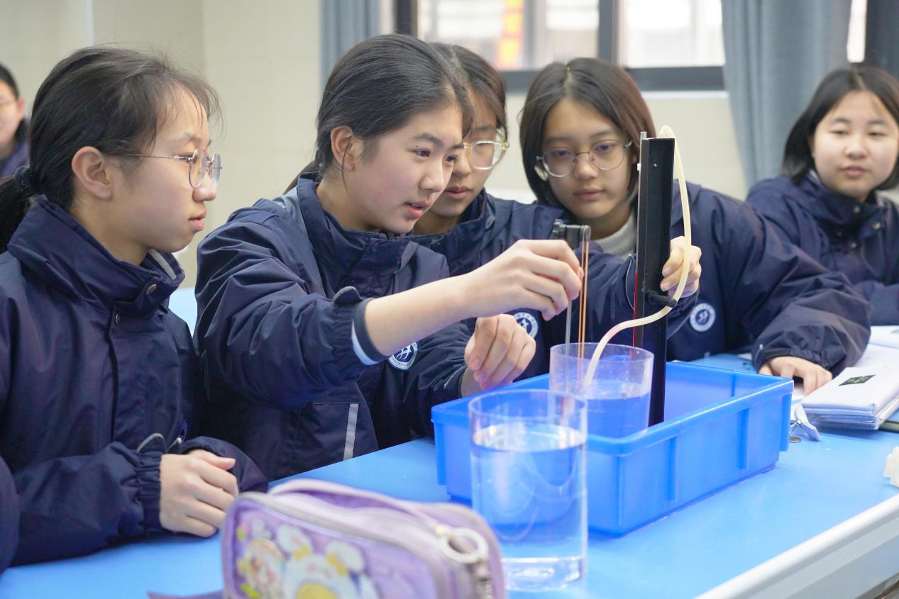 新课标引领智慧课堂 高质量赋能学生成长 | 十堰市教科院专家视导我校初中教育教学工作