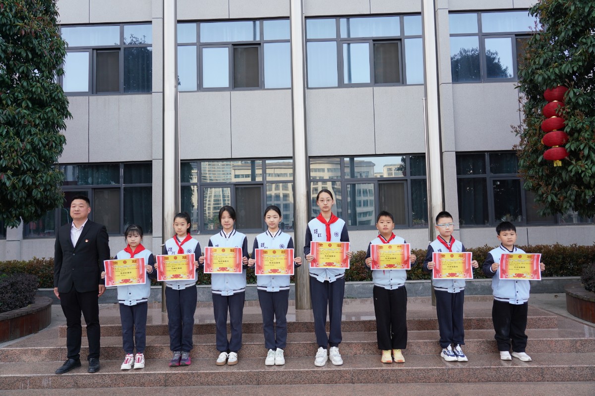 【荣誉时刻】3月第三周优秀班集体