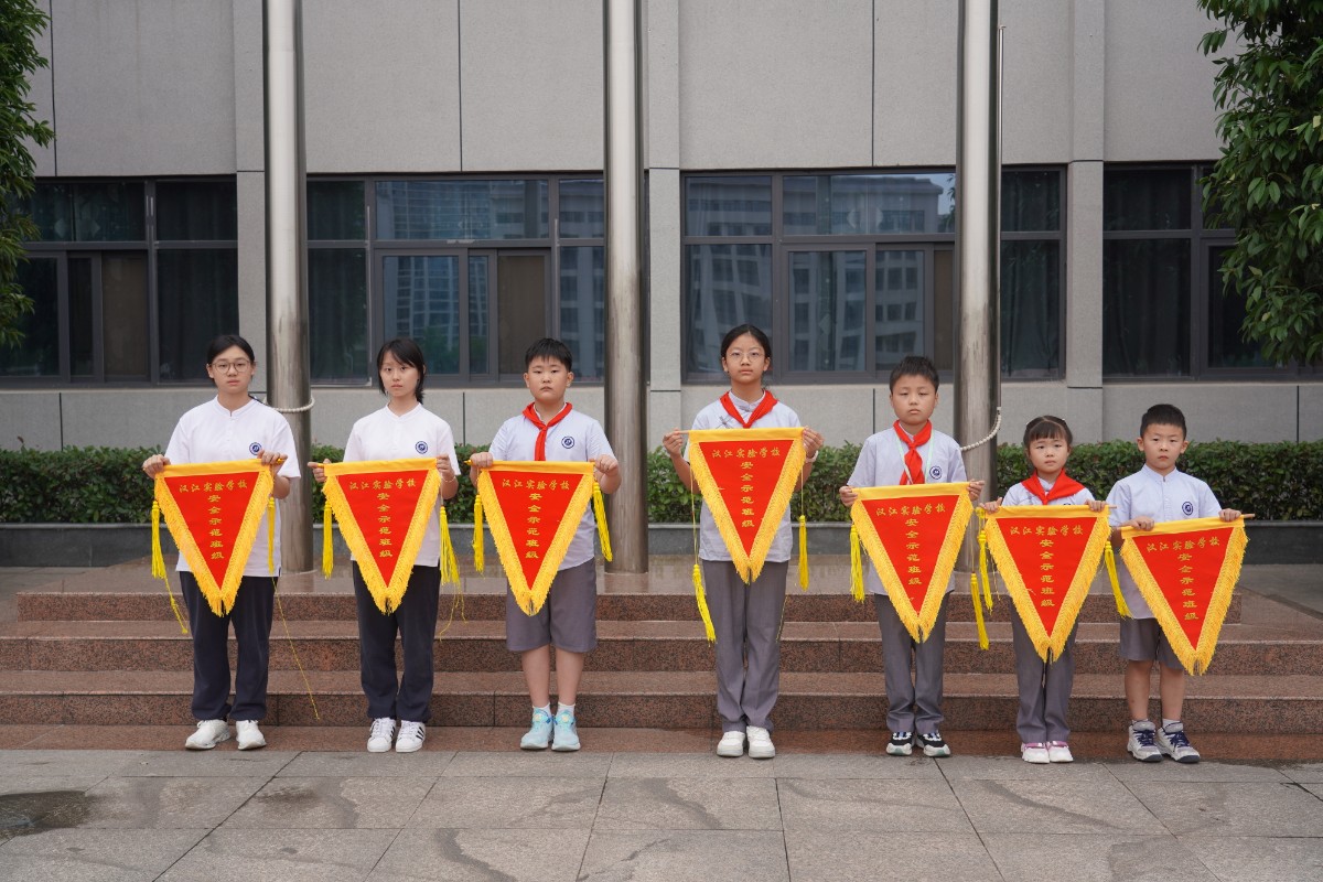 【荣誉时刻】 5 月安全示范班