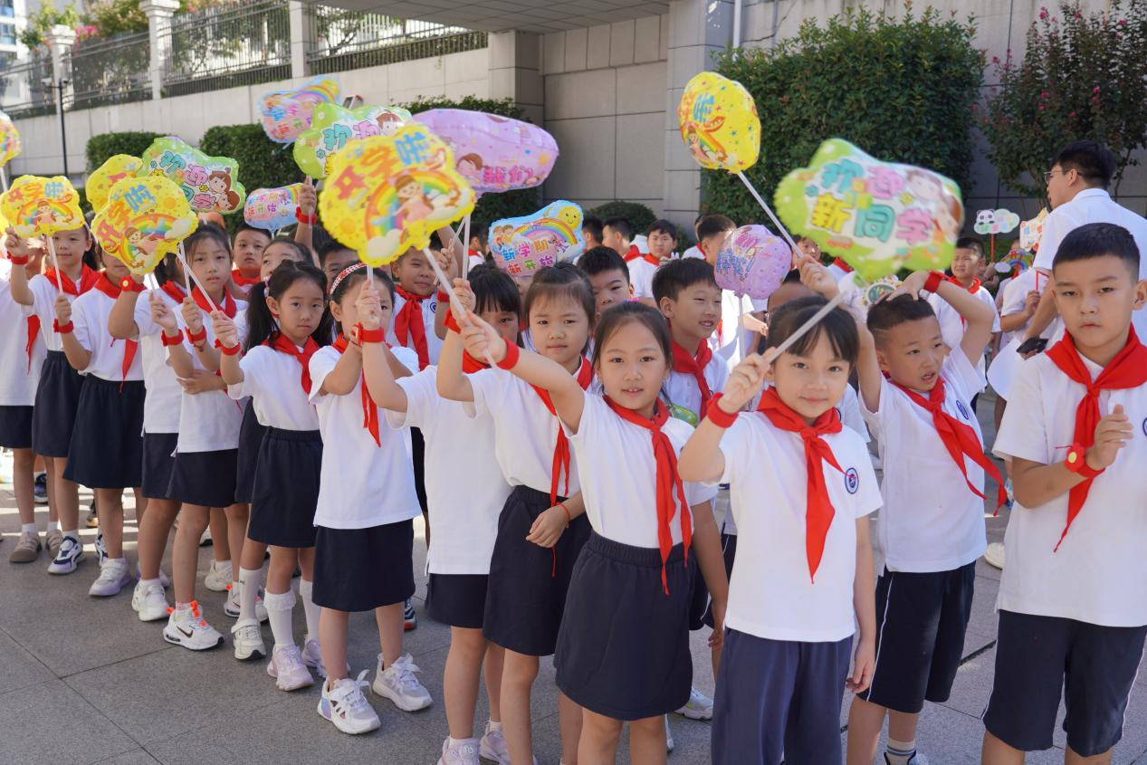 承荣耀  担大任  启新程 | 我校举办2025—2026学年上学期学生入学迎新仪式