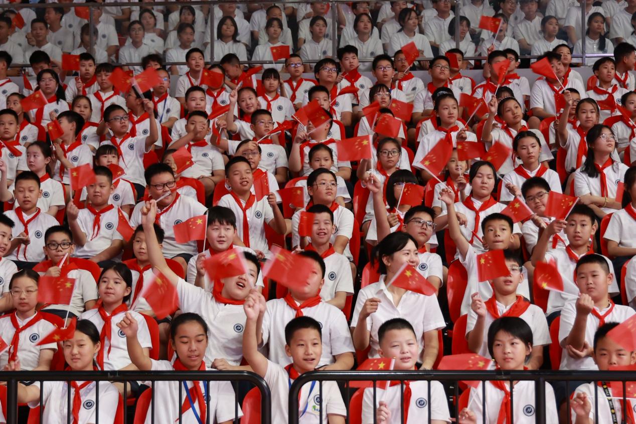 铭记历史 致敬英雄 | 我校师生集中观看“纪念中国人民抗日战争暨世界反法西斯战争胜利80周年阅兵仪式”直播